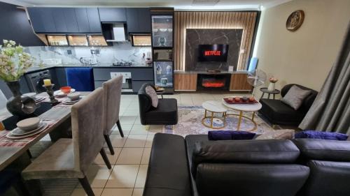 One-Bedroom Deluxe Apartment