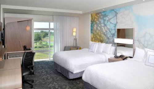 Queen Room with Two Queen Beds - Golf View