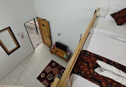 Deluxe Room (2 Adults + 1 Child)