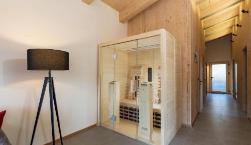 Three-Bedroom Apartment with Balcony