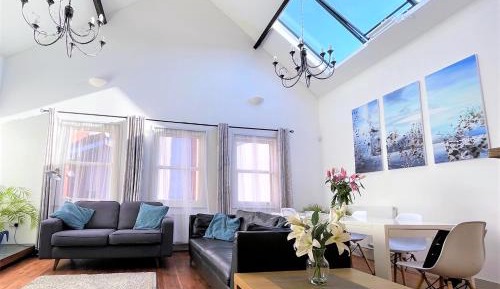 Deluxe Apartment