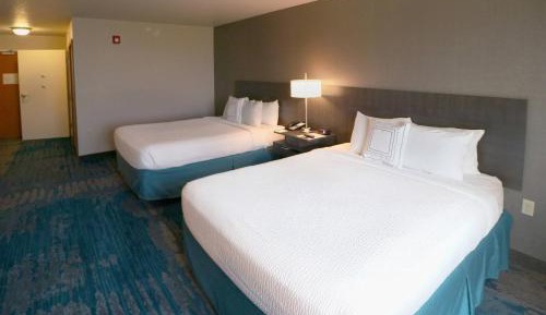 Queen Room with Two Queen Beds - Hearing Accessible