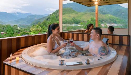 Queen Suite with Spa Bath