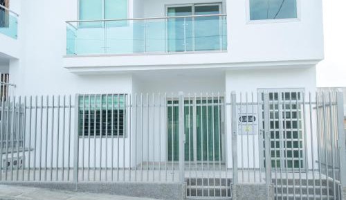 Three-Bedroom Apartment with Balcony
