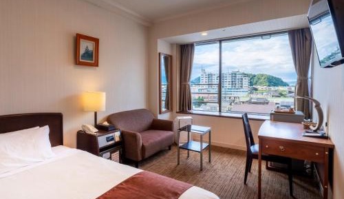 Standard Single Room with Mountain View