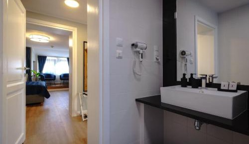 Suite building number 4