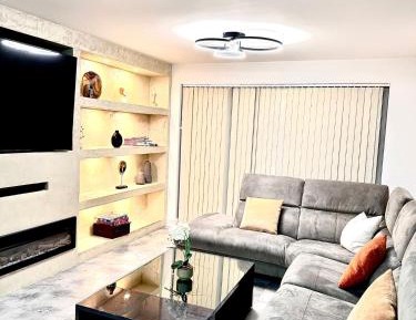 Deluxe Family Room