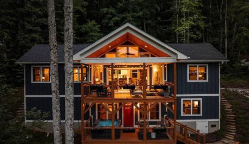 Four-Bedroom Holiday Home