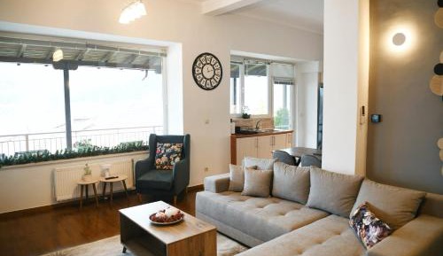 Two-Bedroom Apartment with Lake View