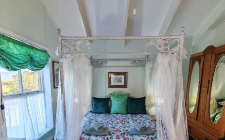 Honeymoon Suite