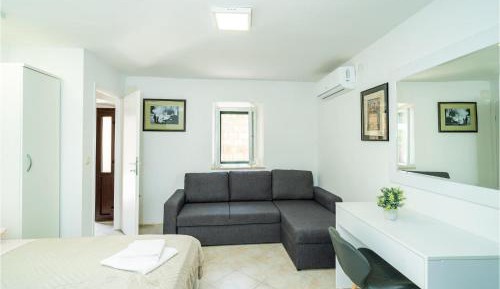 Three-Bedroom Vacation Home 