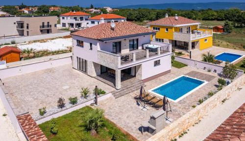 Deluxe Villa