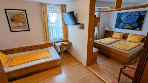 Triple Room with Private Bathroom