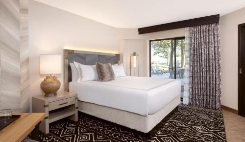 Lodge: Mobility Accessible King