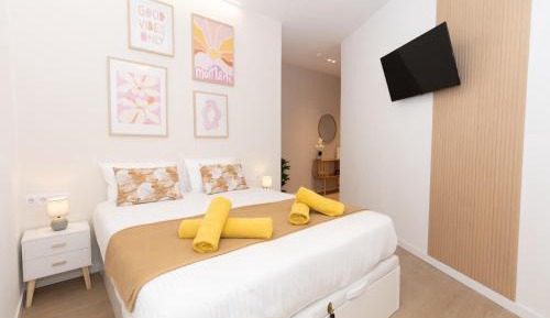 Deluxe One-Bedroom Apartment