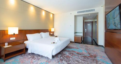 Grand Deluxe King Room