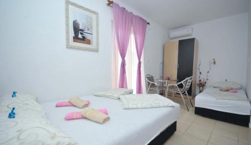 Studio Apartment with Balcony