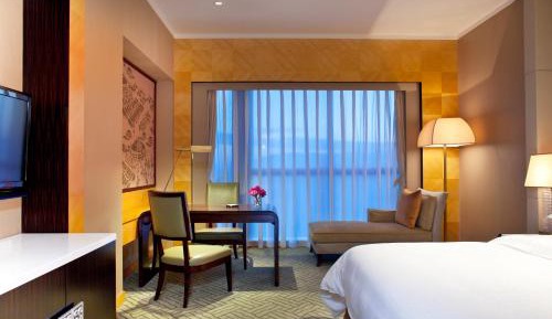 Deluxe King Room, Larger Guest room, 1 King, City view