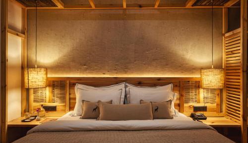 Suite with Mountain View