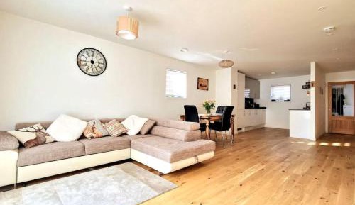 Three-Bedroom Holiday Home 
