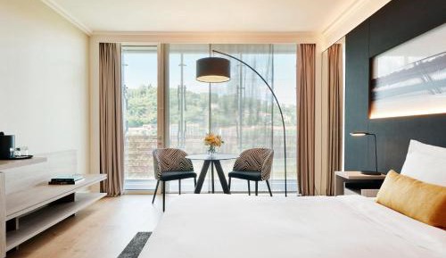 Deluxe King or Twin Room