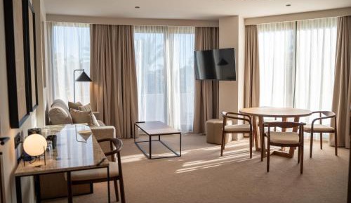 Deluxe Suite