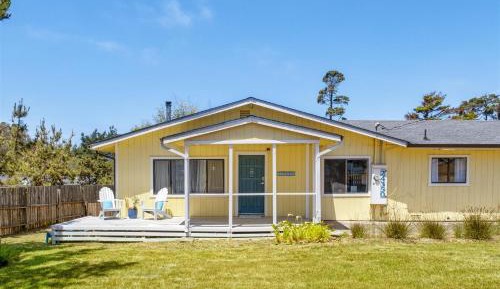 Three-Bedroom Holiday Home 