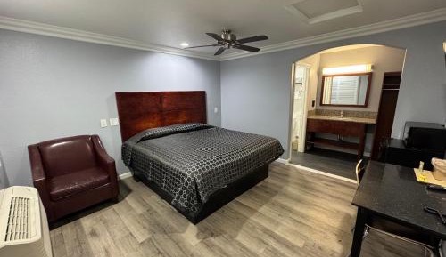 Standard King Room