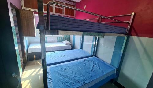 6-Bed Mixed Dormitory Room