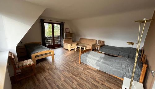 Basic Triple Room with Shared Bathroom