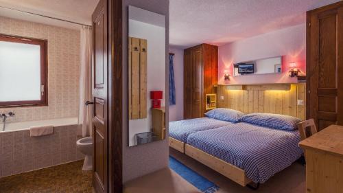 Small Double or Twin Room