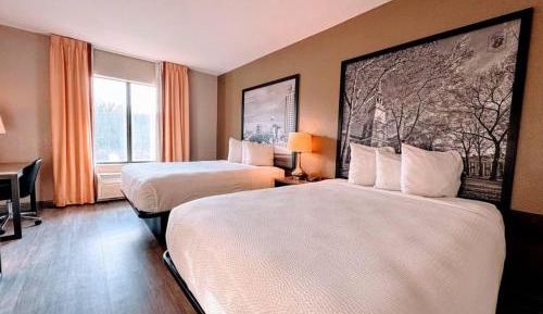 Queen Room with Two Queen Beds - Non-Smoking