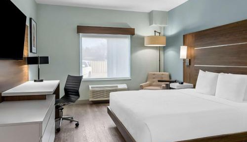 King Room with Mobility Accessible Walk In Shower - Non-Smoking