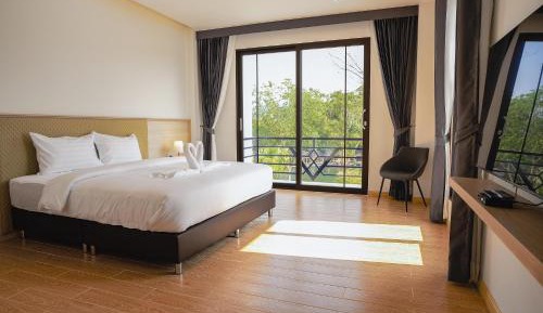 Suite with River View