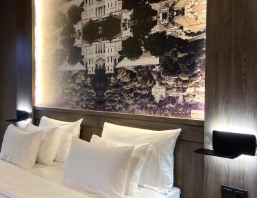Queen Suite