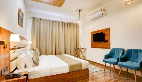 Deluxe Double Room with Balcony