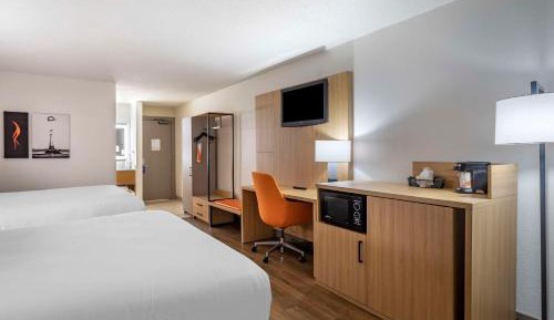 Queen Room with Two Queen Beds - Non-Smoking