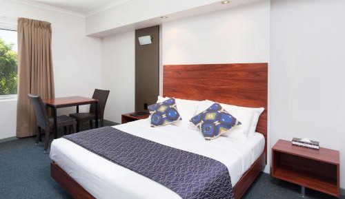Deluxe Queen Room
