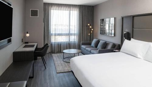 King Room with Sofa Bed - Hearing Accessible