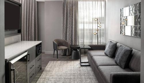 Suite, 1 King, Sofa bed, Corner room