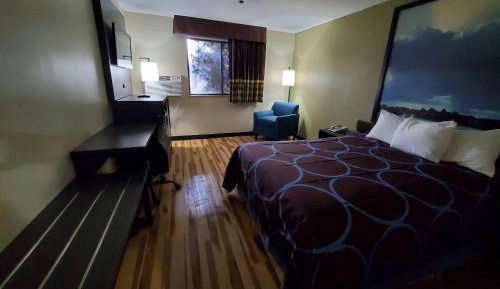 Queen Room with Bath Tub - Mobility Accessible/Non-Smoking