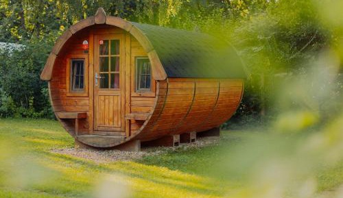 Sleeping Barrel with Shared Bathroom