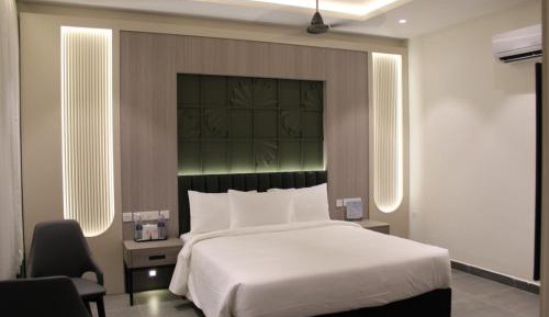 Deluxe Queen Room