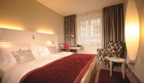Business King Room