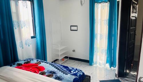 Three-Bedroom Apartment with Balcony