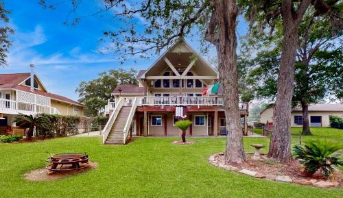 Seven-Bedroom House