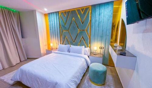 Two-Bedroom Deluxe Apartment with Balcony