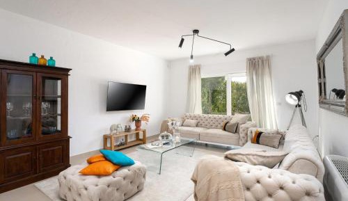 Four-Bedroom Holiday Home