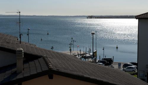Comfort Triple Room with Balcony and Lake View
