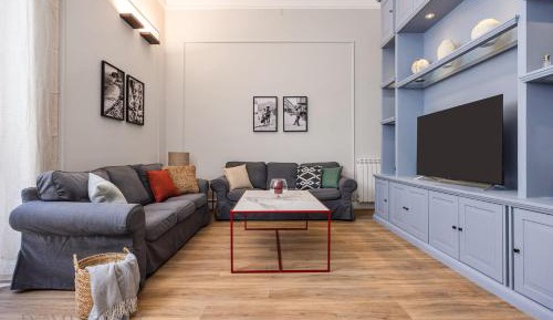 Three-Bedroom Apartment with Balcony